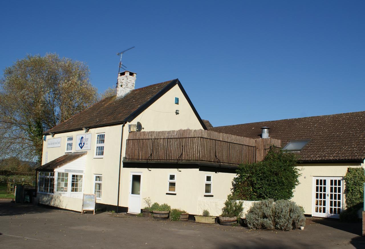 Anchor Inn Oake Экстерьер фото